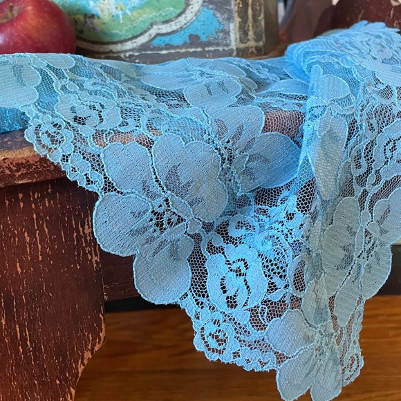 vintage table runner, 3/$10 - Picture 2 of 3